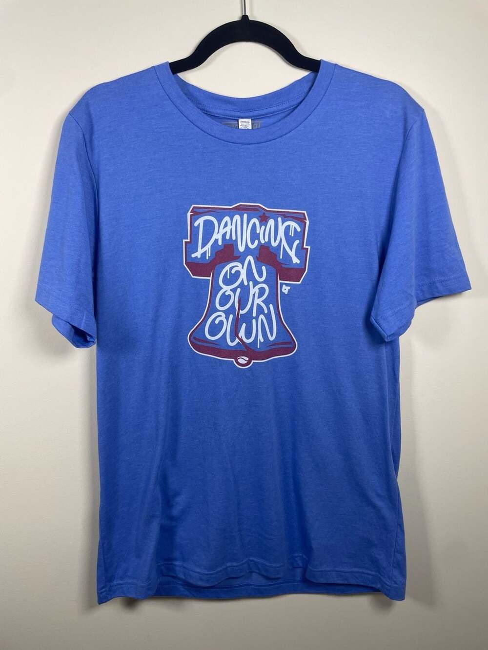 NWT BreakingT Philadelphia Phillies Dancing On Our Own Liberty Bell T-Shirt